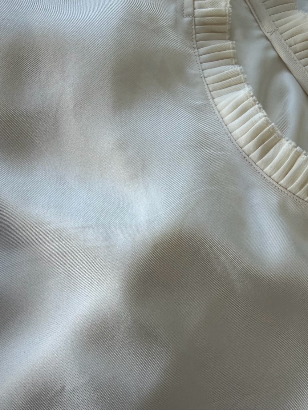 J.Crew 100% Silk Ruffle V-Neck Blouse Cream Tank Size 4. - Picture 12 of 14